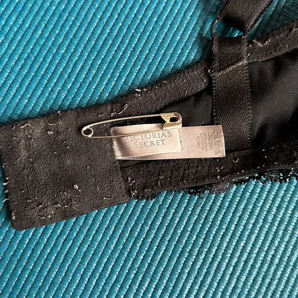 Victoria’s Secret Dream Angels Lined Demi 38DDD Black Lace Bra - Picture 11 of 11